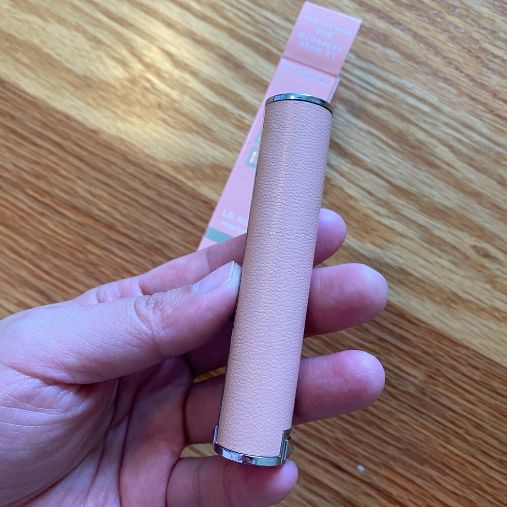 Givenchy - Picture 5 of 7